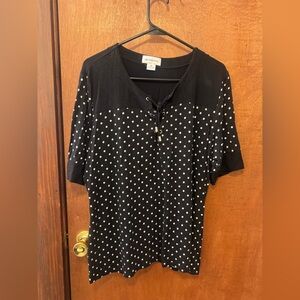 Liz Claiborne Black and White Polka Dot Short Sleeve Top